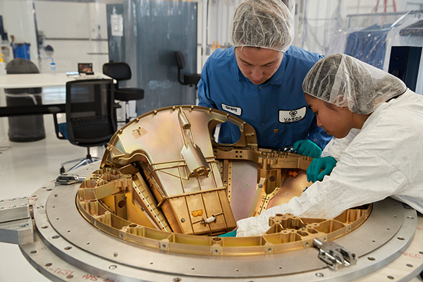 Varda employees integreate on of Varda's first spacecrafts.